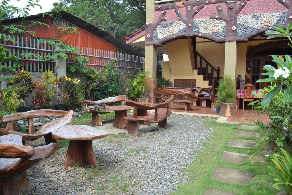 J-Lais Balai Turista - Pensionne House Puerto Princesa Bagian luar foto